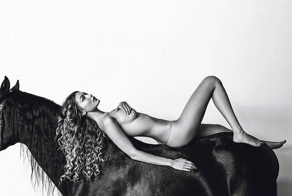 Gigi Hadid Nude &amp; Sexy – 2021 ULTIMATE COLLECTION (124 Photos + Videos)