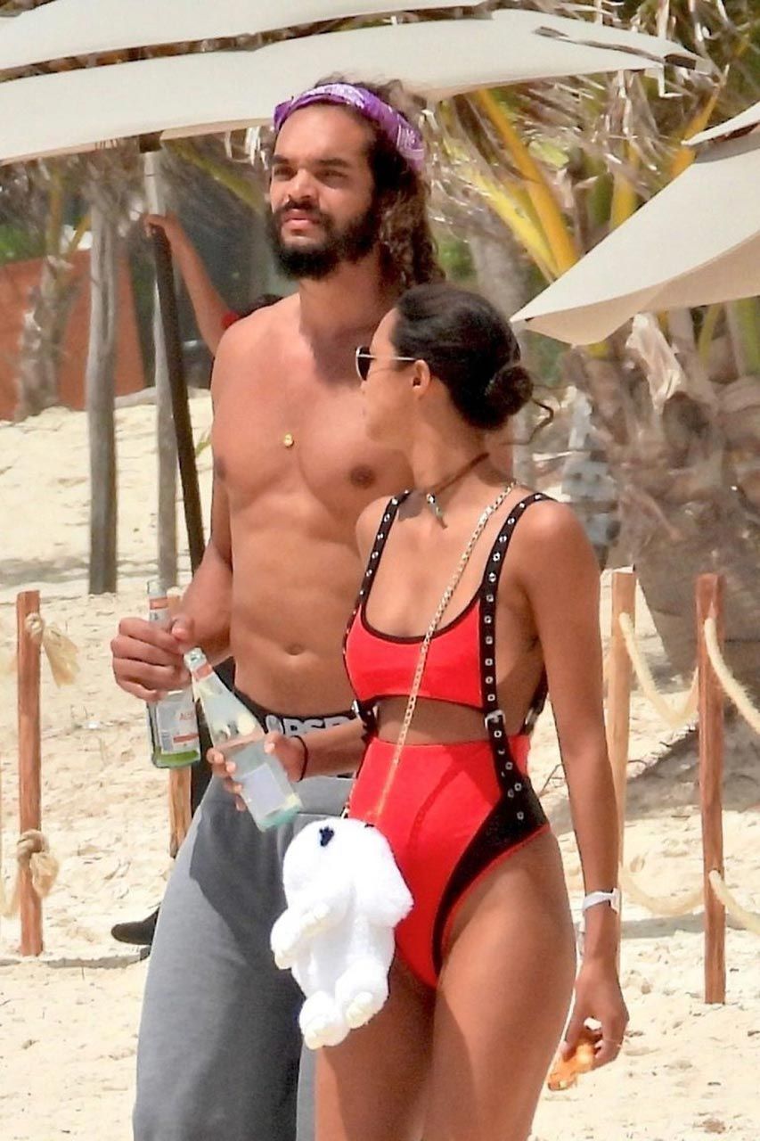 0219213350792_136_24-Lais-Ribeiro-Sexy-Joakim-Noah-thefappeningblog.com_.jpg