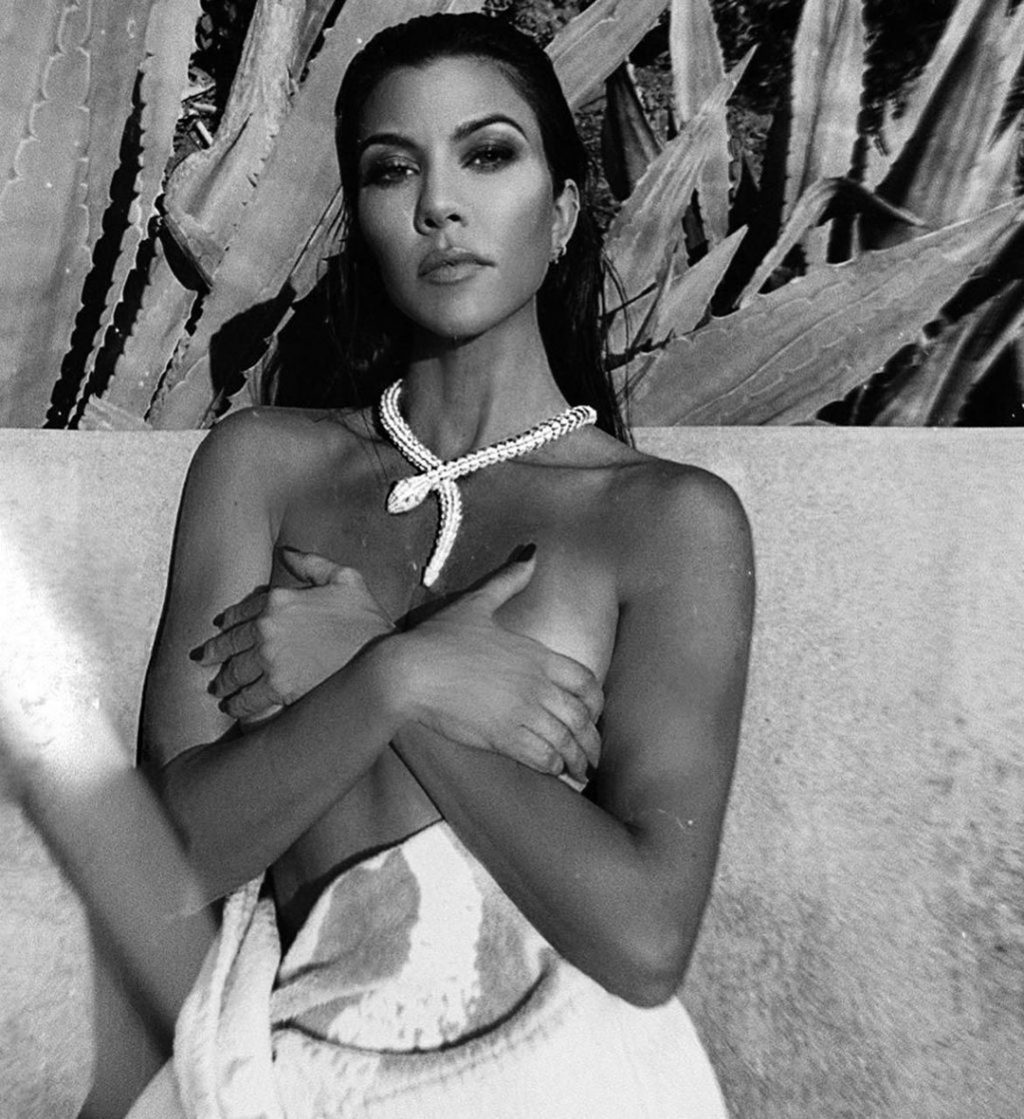 Kourtney Kardashian Nude &amp; Sexy – 2021 ULTIMATE Collection (145 Photos + Videos)