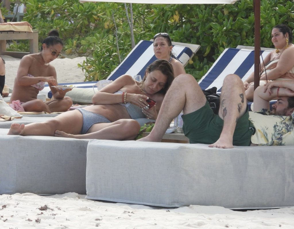 Tittyless Alana Hadid Sunbathes in Mexico (40 Photos)