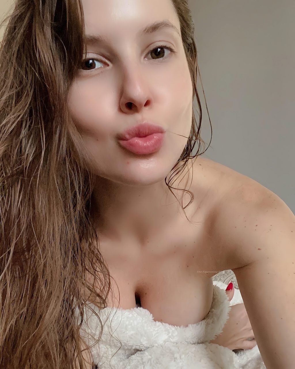 Amanda Cerny Topless (3 New Photos)