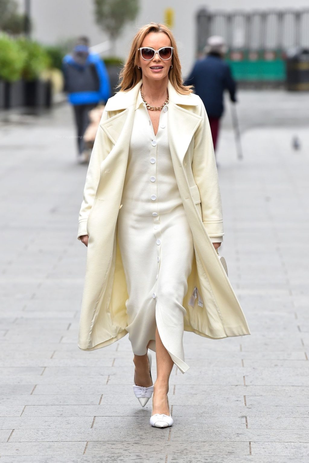 Amanda Holden is Pictured Leaving the Global Studios (21 Photos)