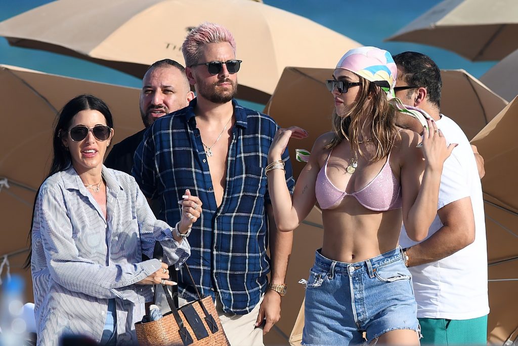 Amelia Hamlin Wears a Sparkling Pink Bikini as She Hits the Beach in Miami (89 Photos)