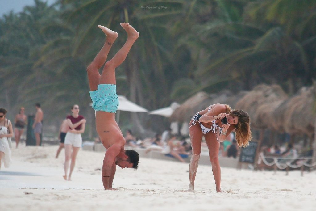 Anita Matamoros Enjoys a Beach Day in Tulum (30 Photos)