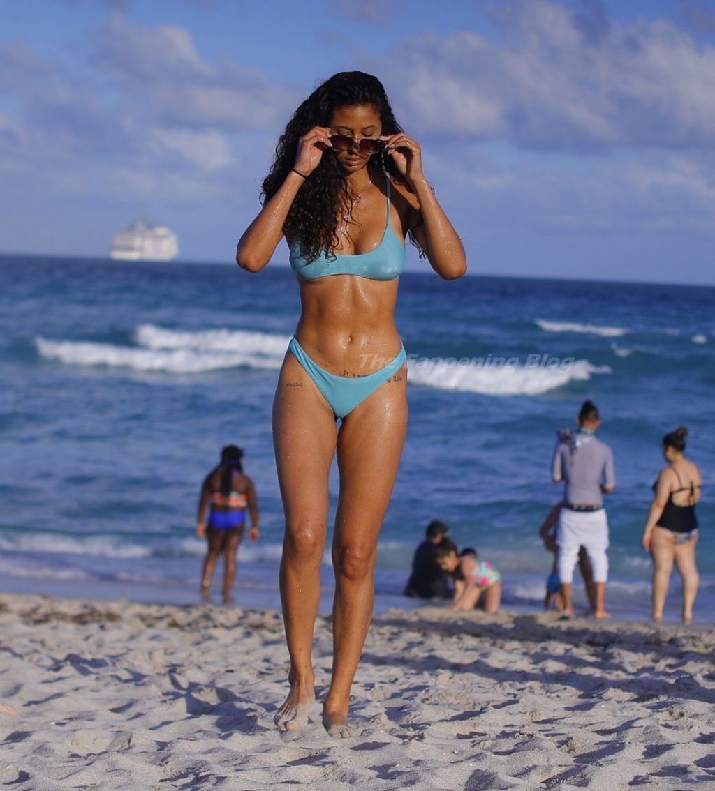 Becca Scott Shows Off Her Curves on the Beach in Miami (32 Photos)