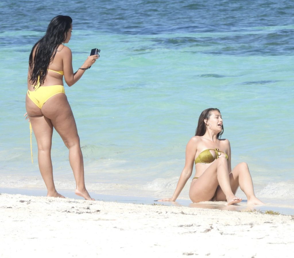Desire Cordero is Seen Doing a Photshoot in Cancun (60 Photos)