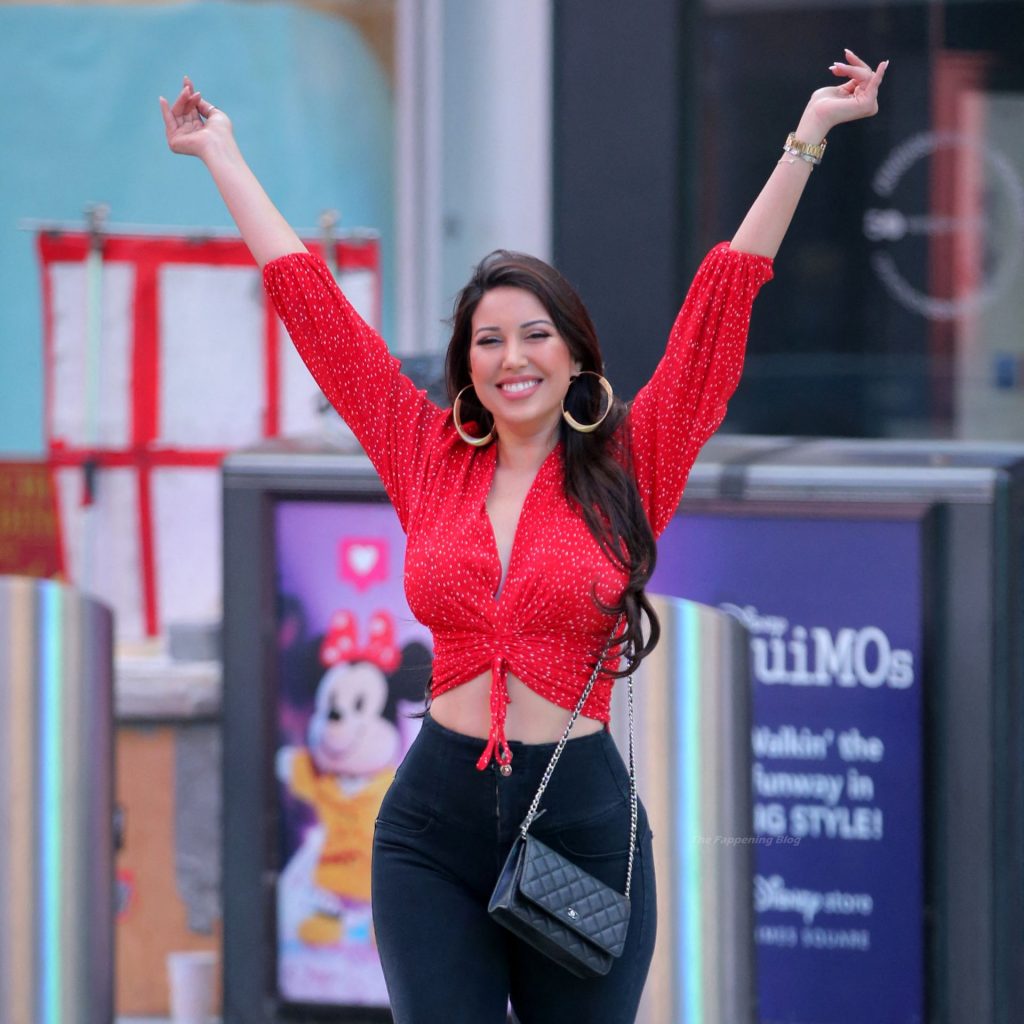 Estrella Nouri Stuns in Times Square Where She Watches the Unveiling of Her New Billboard (59 Photos)