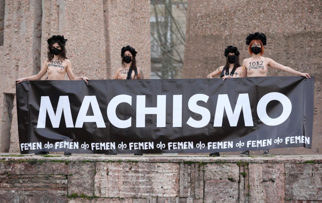 ‘Every Woman Is A Riot’: A Day In The Life Of Femen Activists (5 Photos)