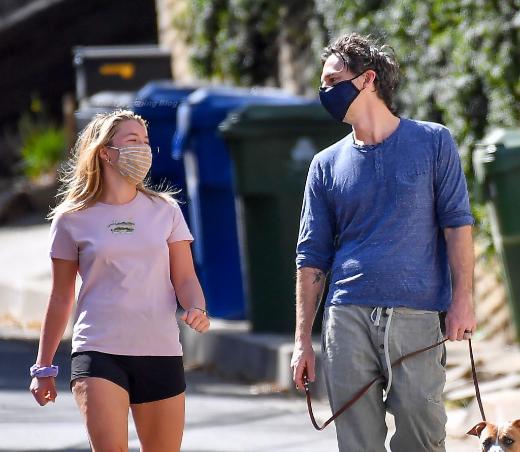 Zach Braff Is Seen with Braless Florence Pugh in LA (17 Photos)