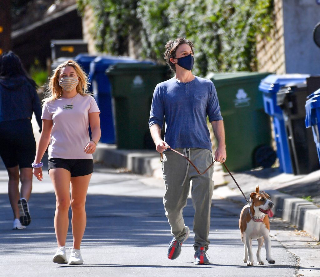 Zach Braff Is Seen with Braless Florence Pugh in LA (17 Photos)