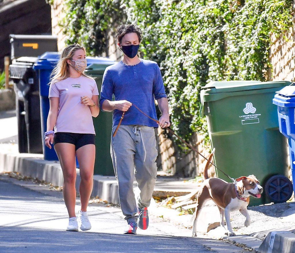 Zach Braff Is Seen with Braless Florence Pugh in LA (17 Photos)