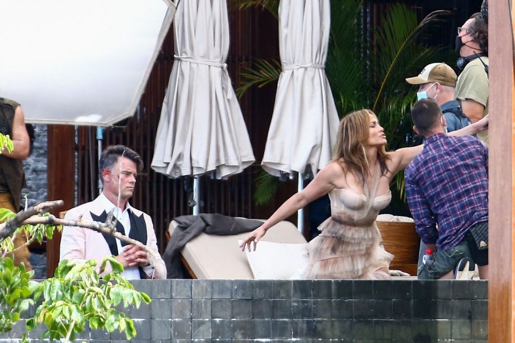 Josh Duhamel is Seen Filming Shotgun Wedding with Co-star Jennifer Lopez (63 Photos)