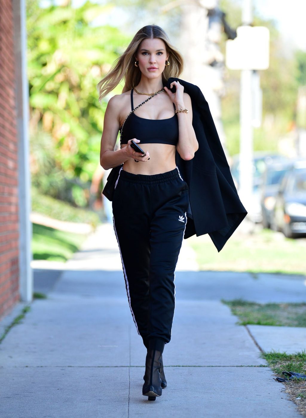 Joy Corrigan Puts Her Toned Abs on Displays During a Coffee Date in LA (47 Photos)