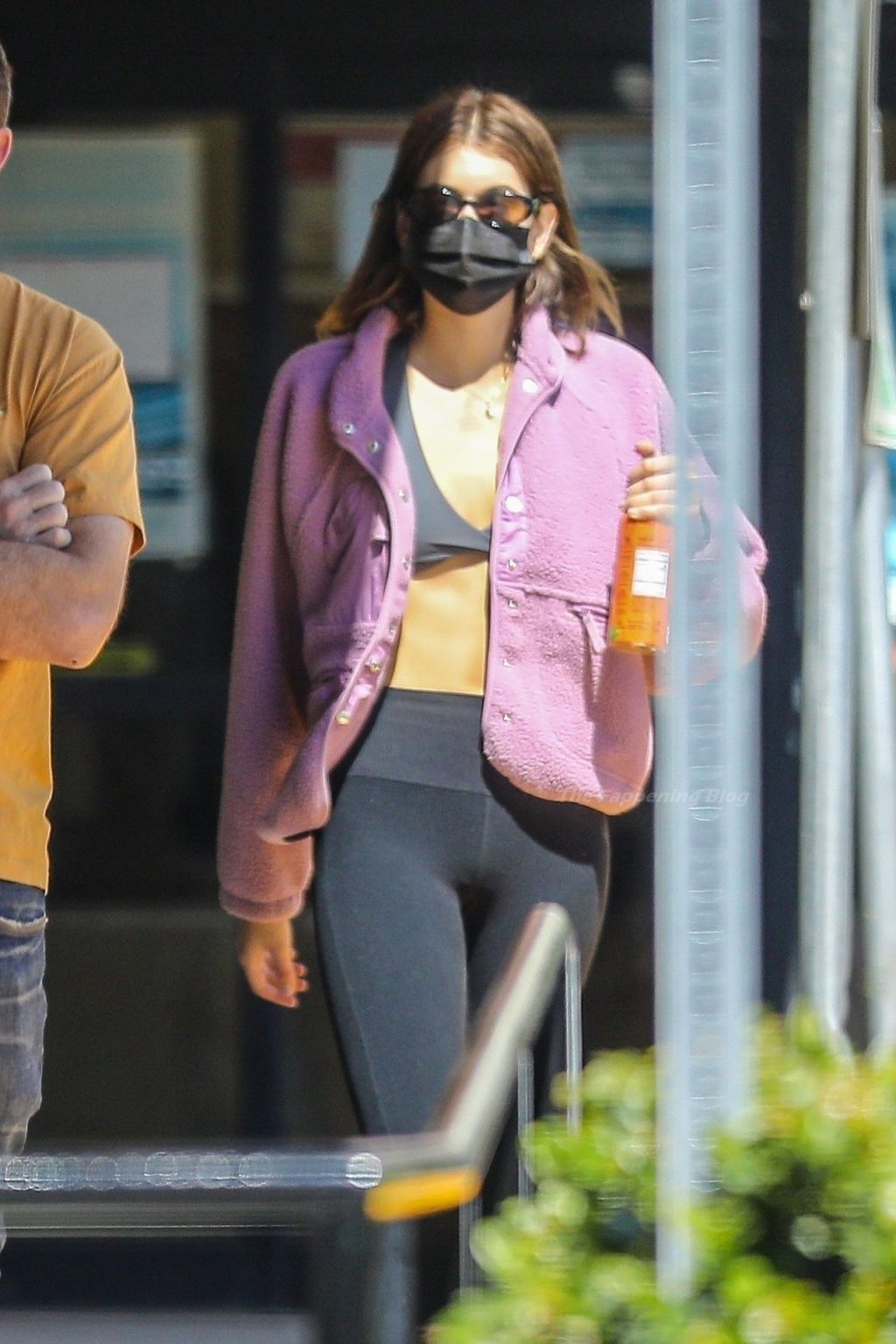 Kaia Gerber Shows Off Her Abs While Grabbing a Coffee at Blue Bottle Coffee (20 Photos)