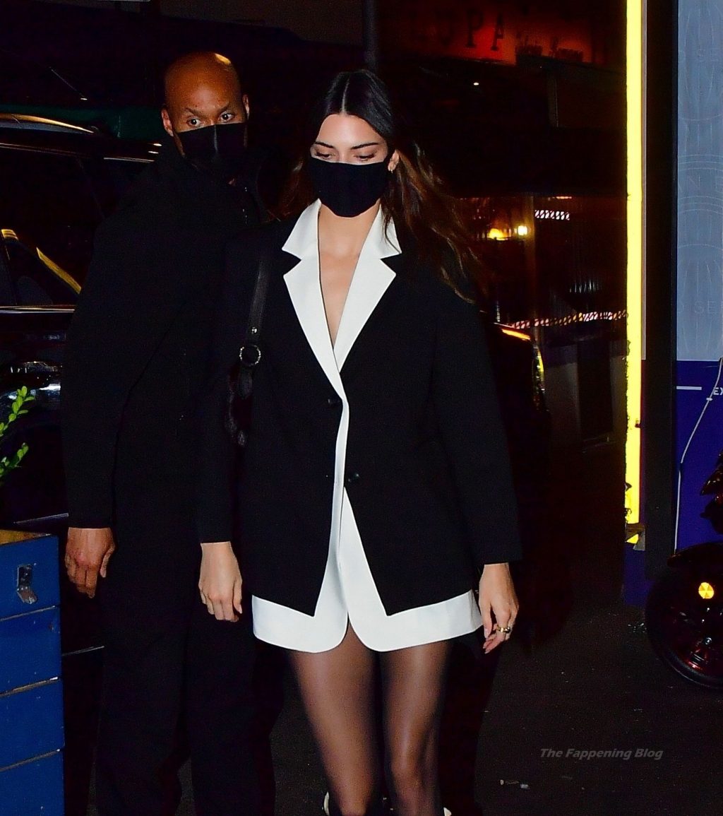 Leggy Kendall Jenner is Seen Arriving for Dinner at a Restaurant in New York (58 Photos)
