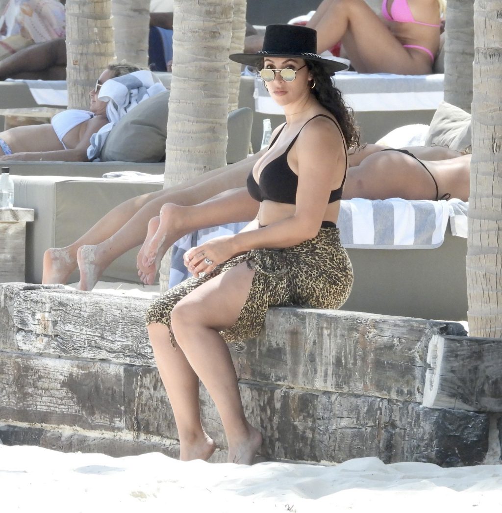 Lilit Avagyan Shows Off Her Curves as She Hits the Beach in Mexico with Reggie Bush (32 Photos)