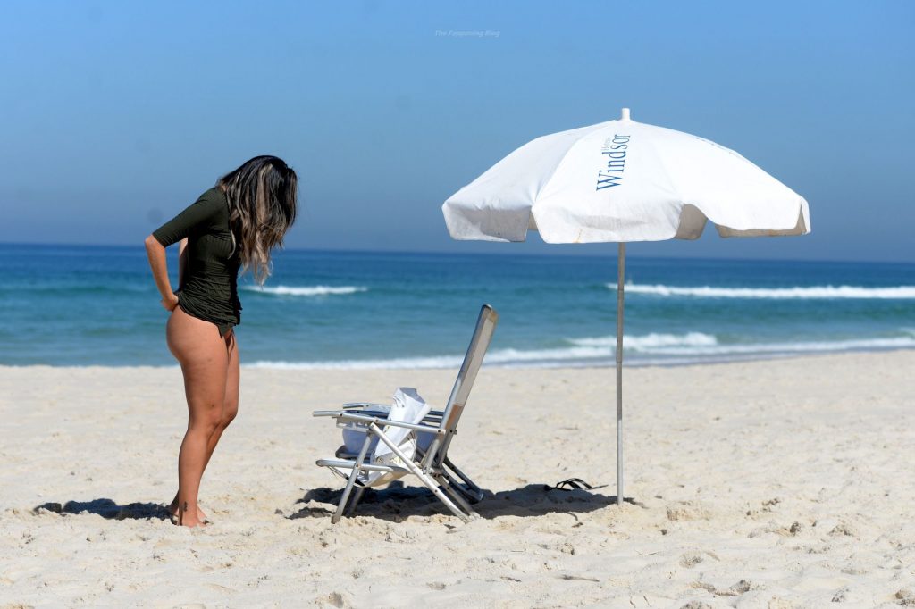Liziane Gutierrez Stuns on the Beach in Brazil (35 Photos)