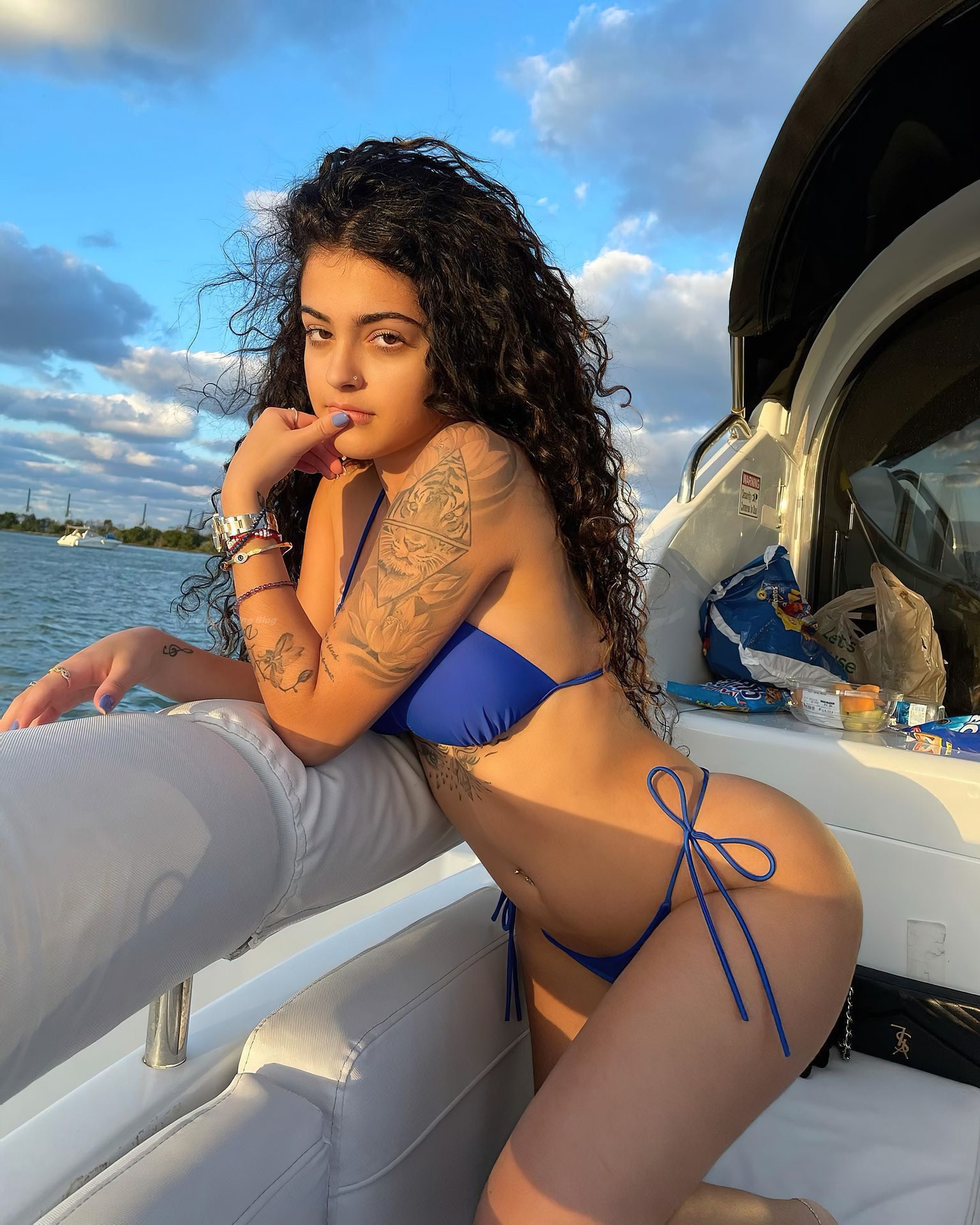 Singer Malu Trevejo (18) parades her big boobs and round butt wearing a tin...