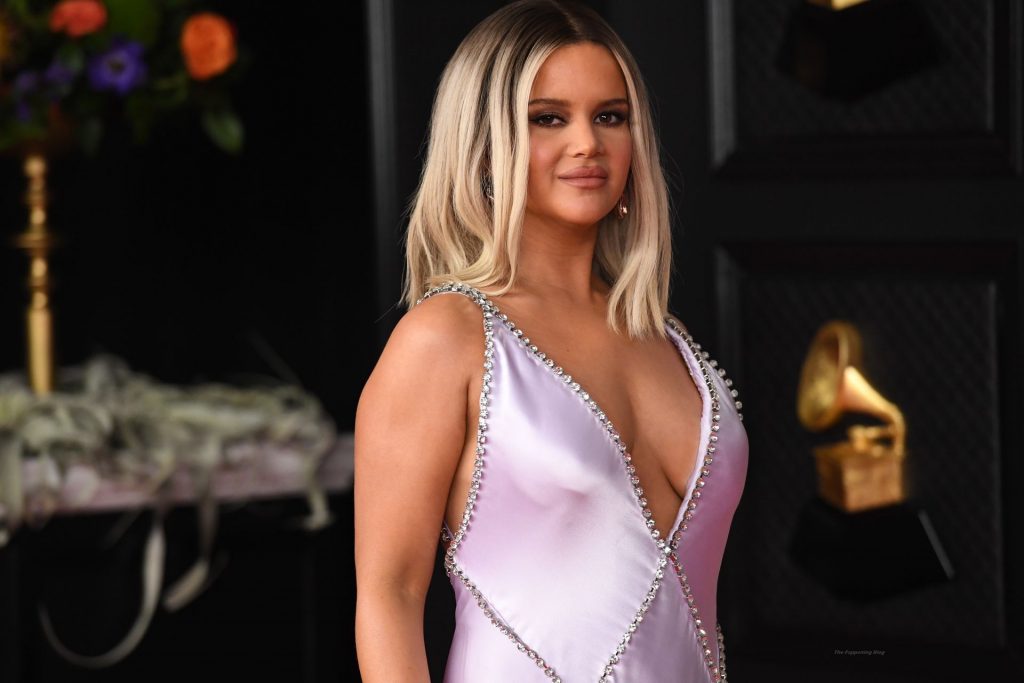 Maren Morris Flaunts Her Tits at the 63rd Annual Grammy Awards (11 Photos)