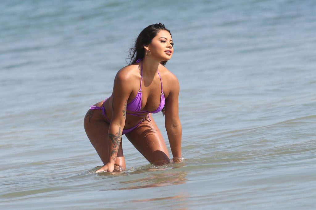 Maria Gomez Poses Up a Storm as She Shoots a New Advert on the Beach in Malibu (48 Photos)