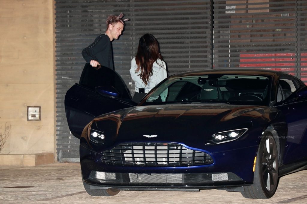 Megan Fox &amp; Matching Gun Kelly Arrive for a Dinner Date in Malibu (59 Photos)