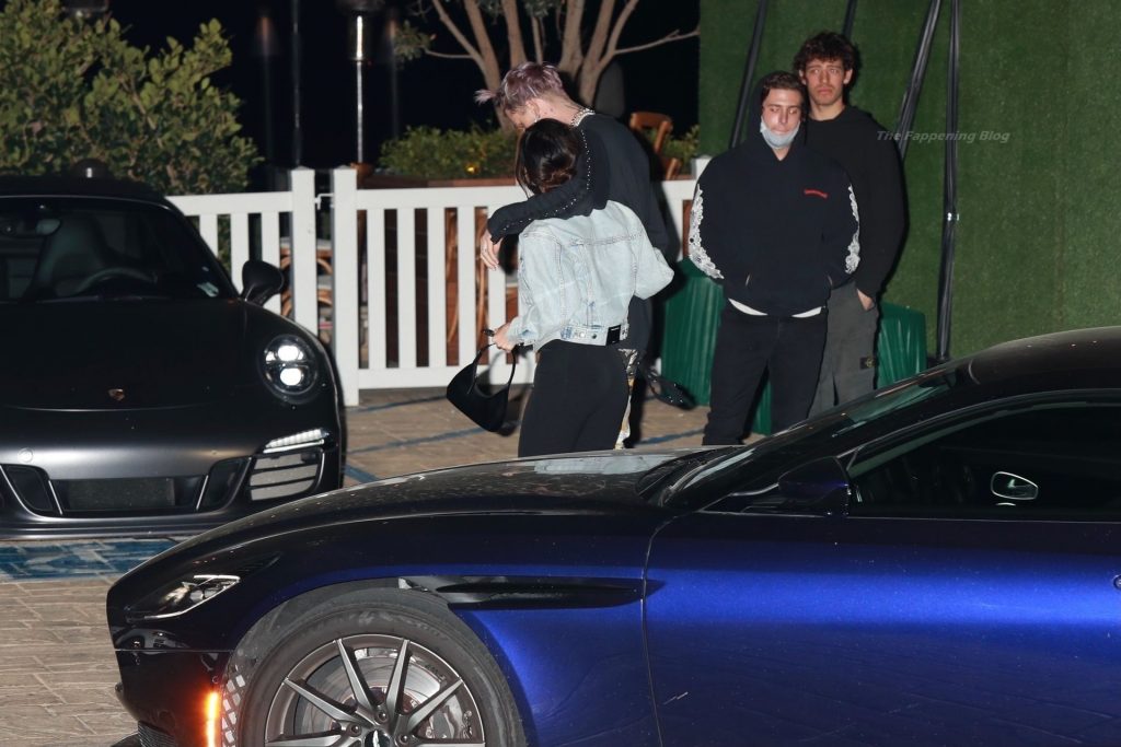 Megan Fox &amp; Matching Gun Kelly Arrive for a Dinner Date in Malibu (59 Photos)