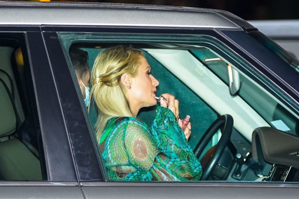 Leggy Paris Hilton Has Dinner at Nobu with Her Mom and Dad (70 Photos)