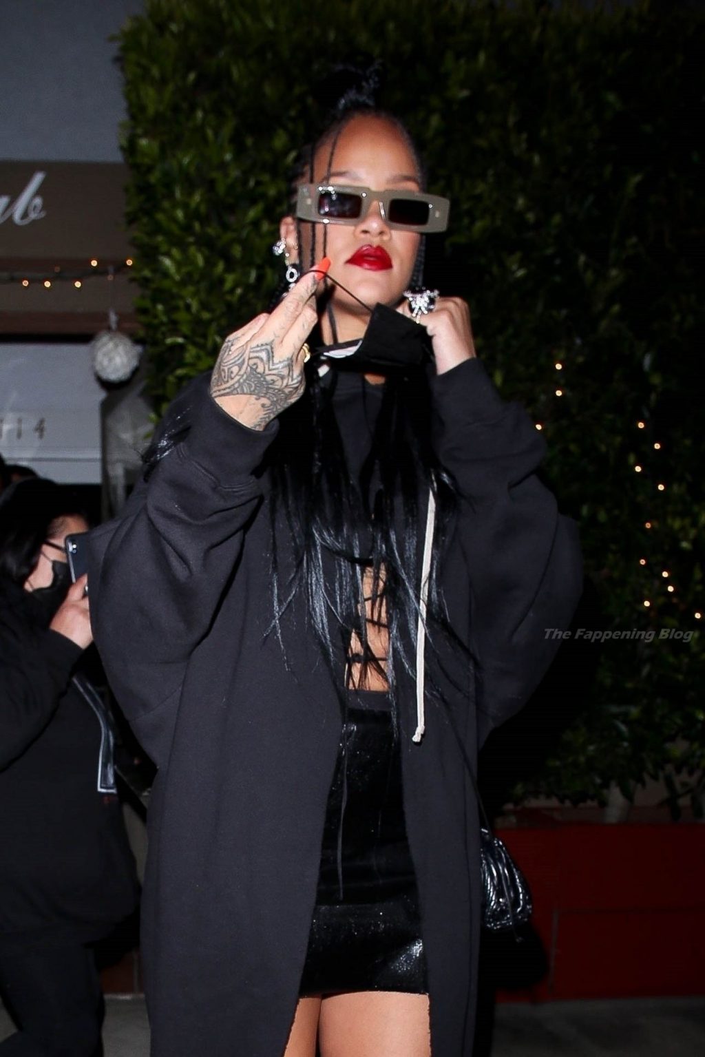 Leggy Rihanna Grabs Dinner in Santa Monica (116 Photos)