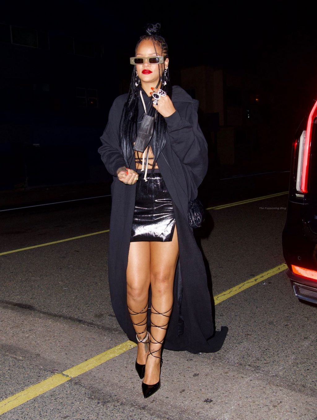 Rihanna Shows Off Her Sexy Legs in LA (15 Photos)
