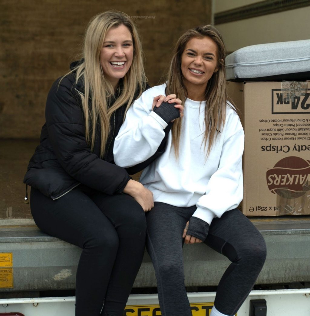 Sarah Hutchinson &amp; Charlotte Taundry Move Into Their New Pad in Blackpool (16 Photos)
