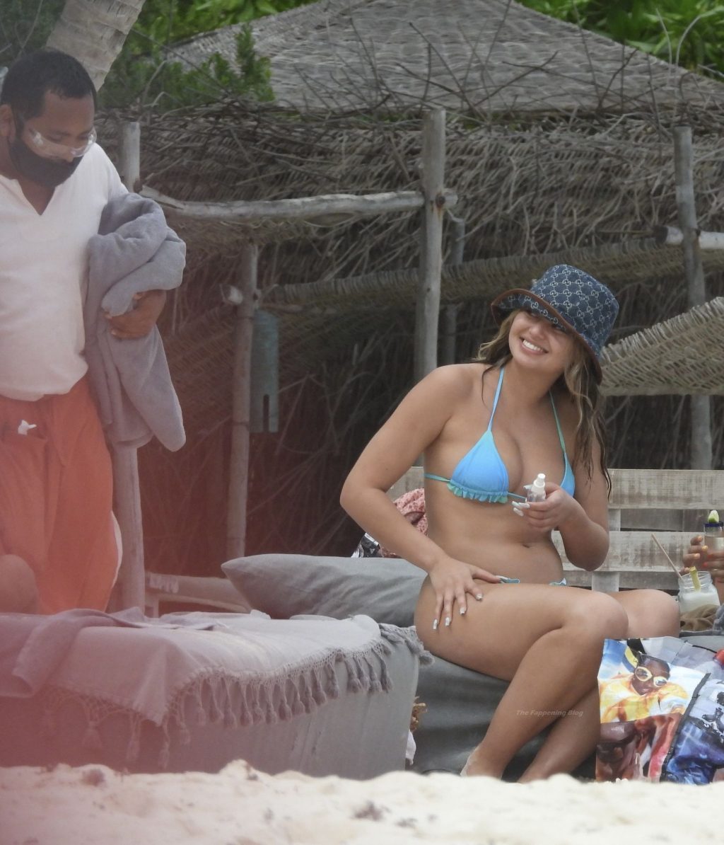 Sofia Jamora Enjoys Her Vacation in Mexico (76 Photos)