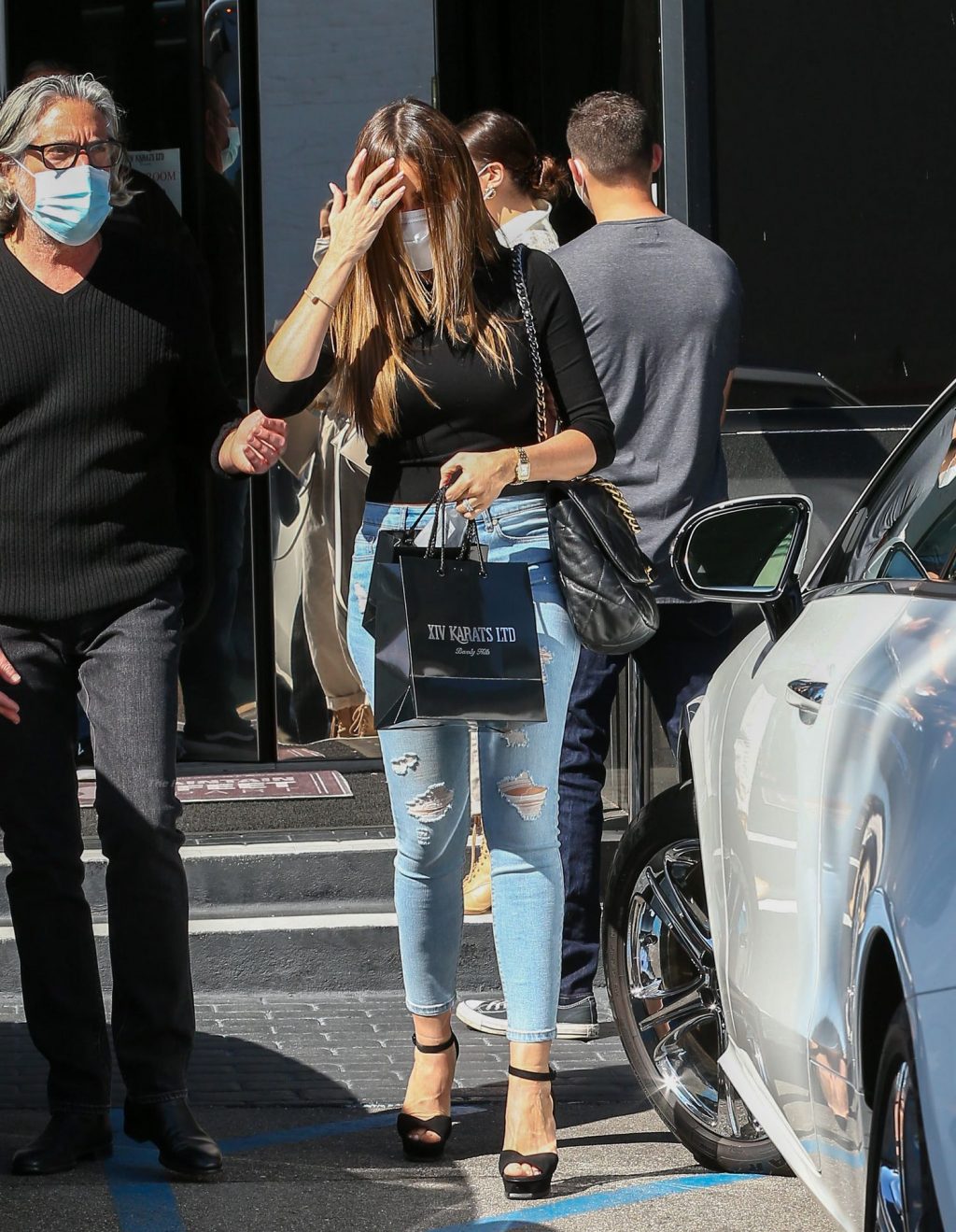 Leggy Sofia Vergara is Seen Out and About New York (58 Photos)