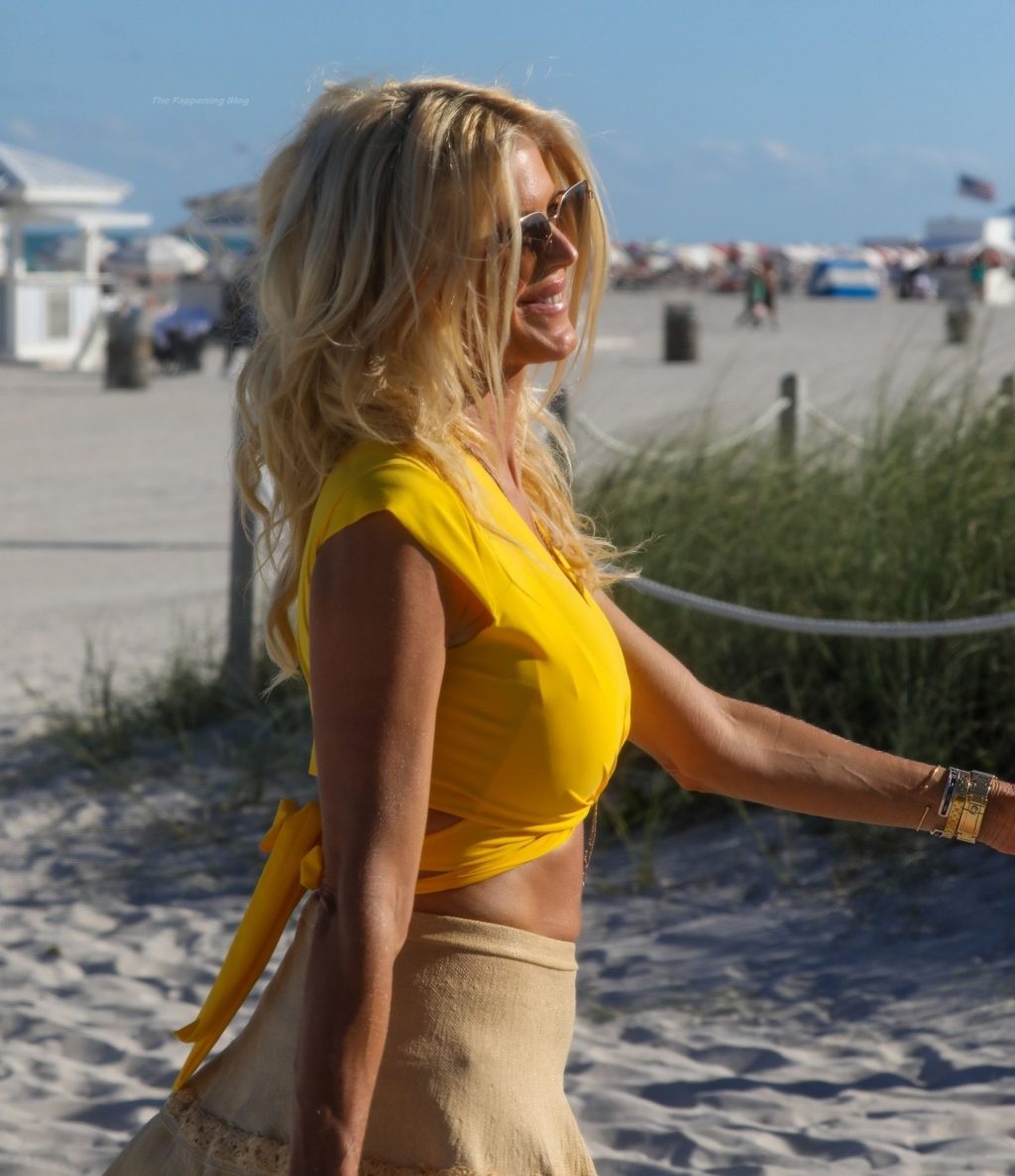 Victoria Silvstedt Flaunts Her Sensational Model Frame in Miami (32 Photos)