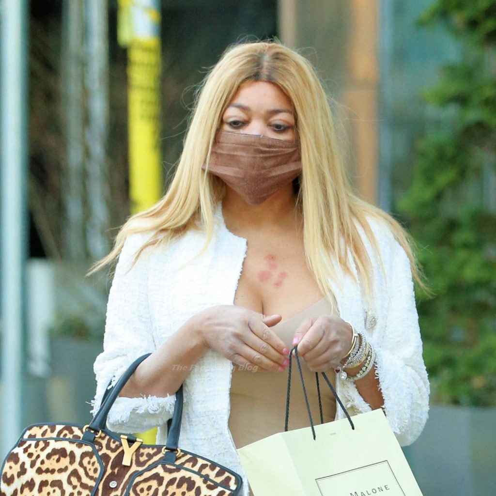Wendy Williams is Seen in NYC (14 Photos)