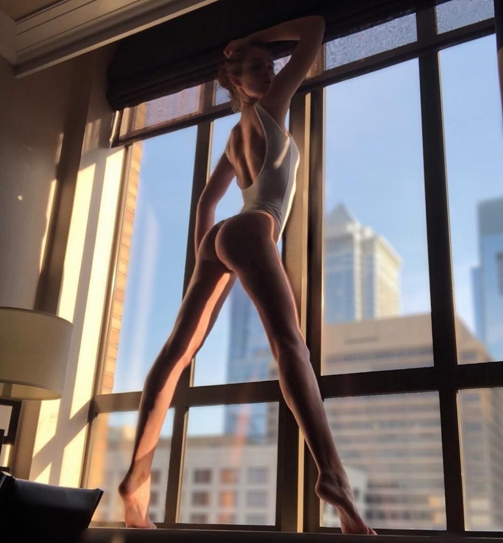 Alexina Graham Nude &amp; Sexy + LEAKED Blowjob Porn (148 Photos &amp; Videos)