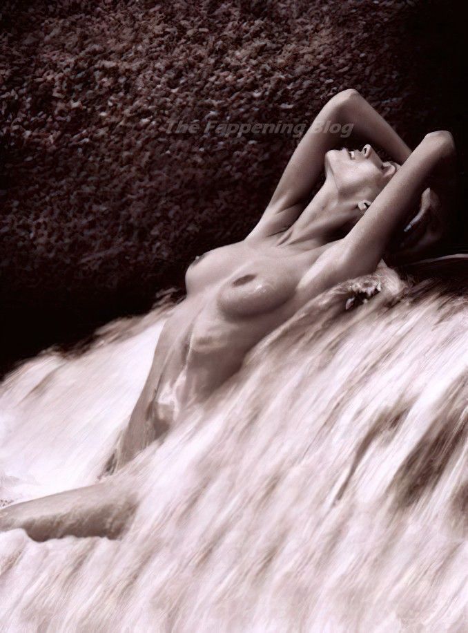 Yasmina Filali Nude &amp; Sexy (31 Photos)