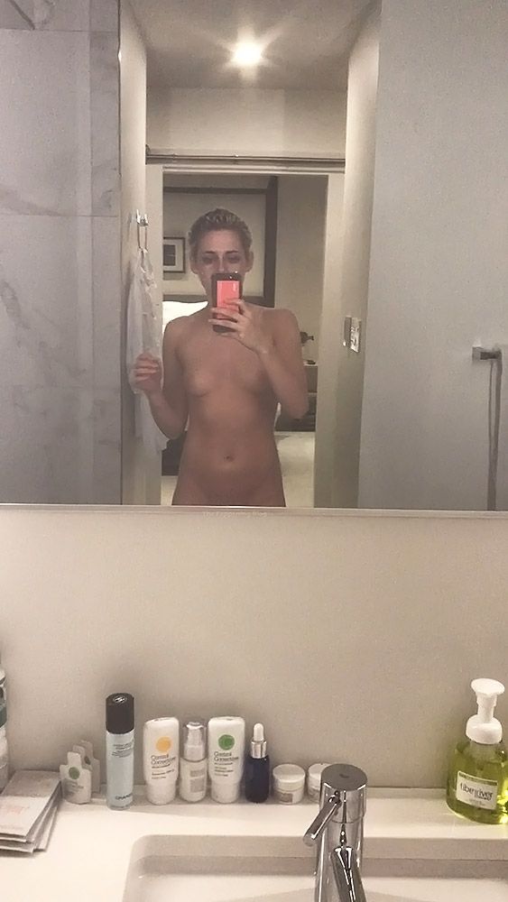Kristen Stewart Nude LEAKED The Fappening &amp; Sexy – Part 1 (153 Photos &amp; Porn Video)