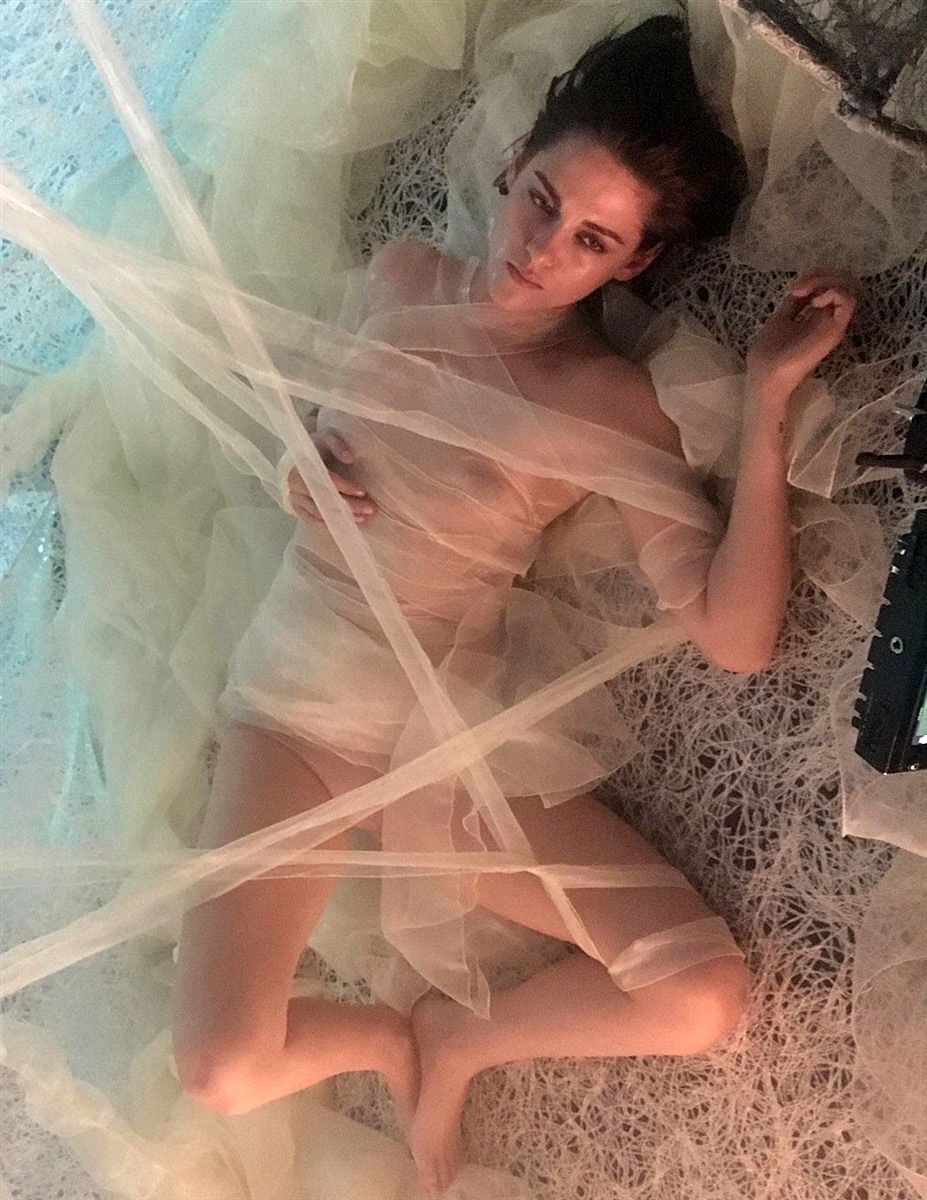 Kristen Stewart Nude LEAKED The Fappening &amp; Sexy – Part 1 (153 Photos &amp; Porn Video)