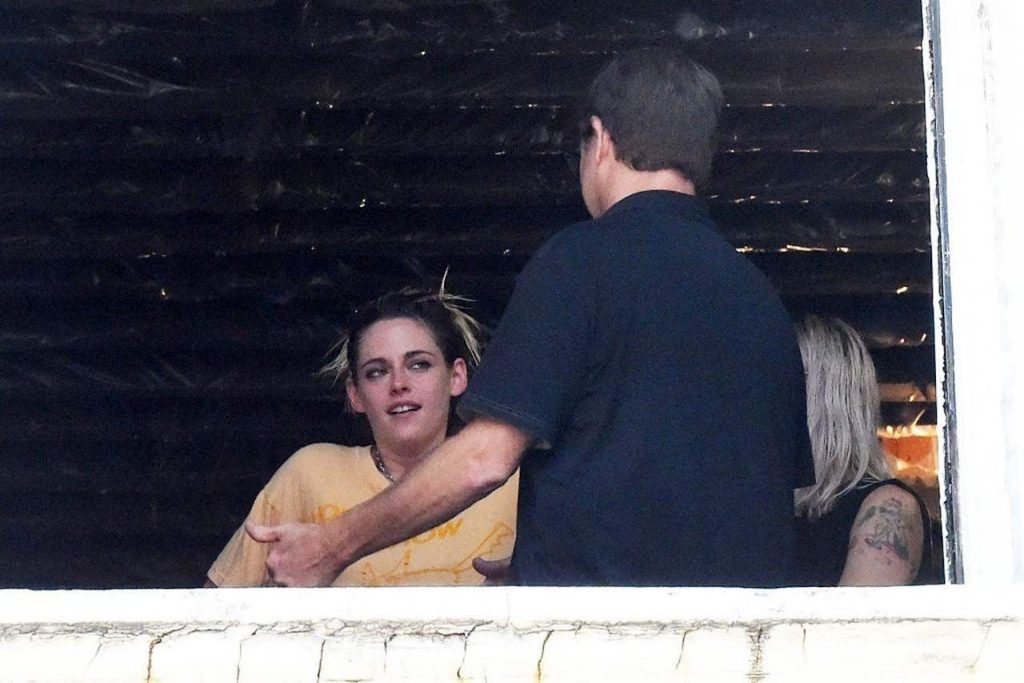 Kristen Stewart Nude LEAKED The Fappening &amp; Sexy – Part 2 (144 Photos &amp; Video Scenes) [Updated 07/23]