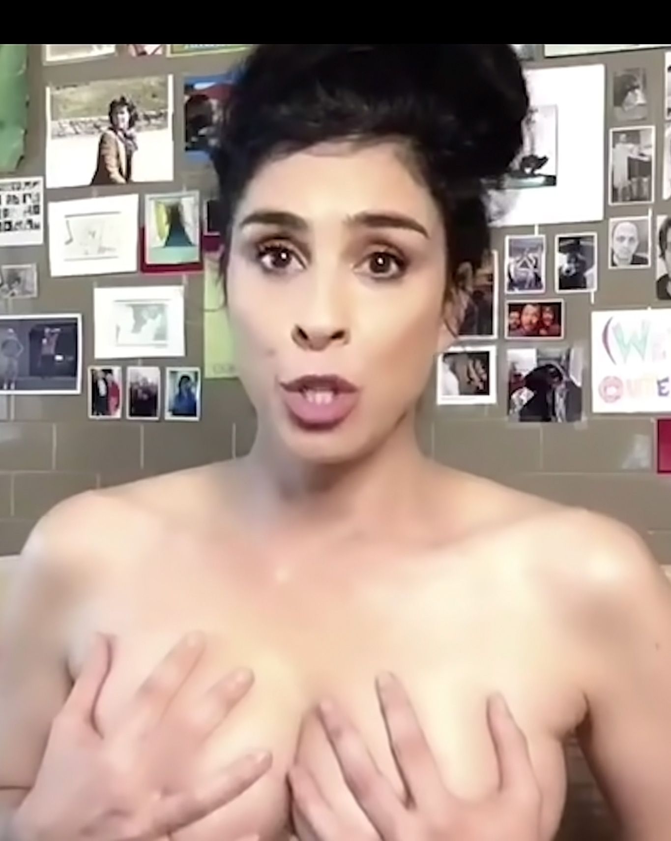 Is Sarah Silverman ever seen nude? 