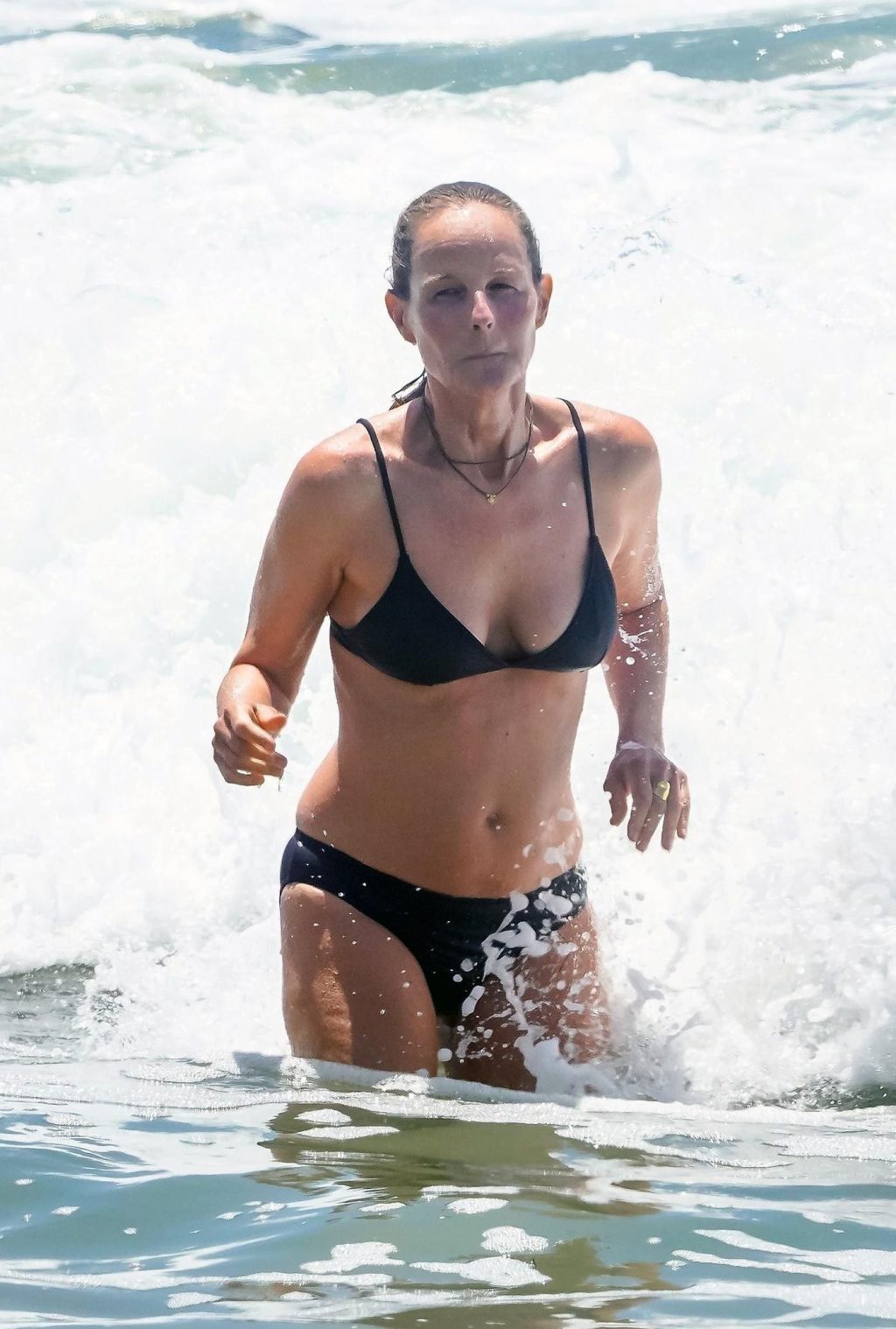 Helen Hunt NUDE &amp; Sexy (125 Photos + “Explicit” Sex Scenes)