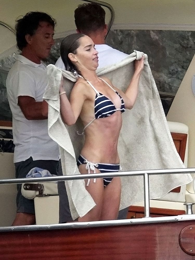 Emilia Clarke Nude &amp; Sexy – Part 1 (240 Photos, Possible Porn Video and Sex Scenes)