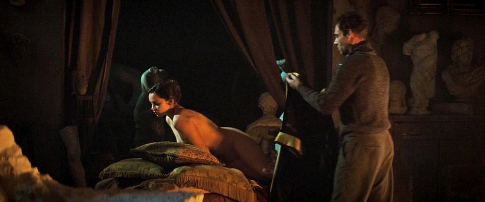 Emilia Clarke Nude &amp; Sexy – Part 1 (240 Photos, Possible Porn Video and Sex Scenes)