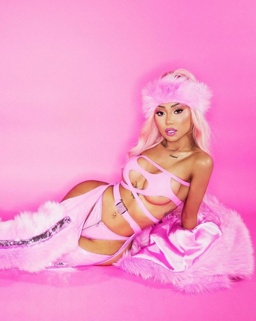 Nikita Dragun Nude &amp; Sexy (166 Photos + LEAKED Porn Video)