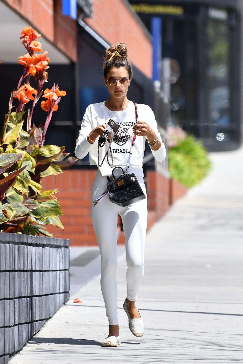 Alessandra Ambrosio is Angelic in White After Working Out with a Pal (135 Photos)