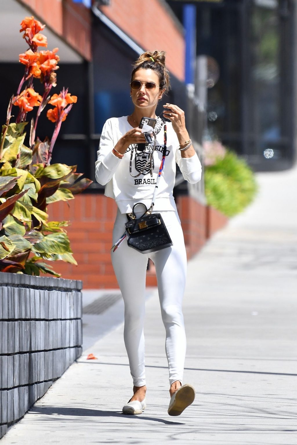 Alessandra Ambrosio is Angelic in White After Working Out with a Pal (135 Photos)