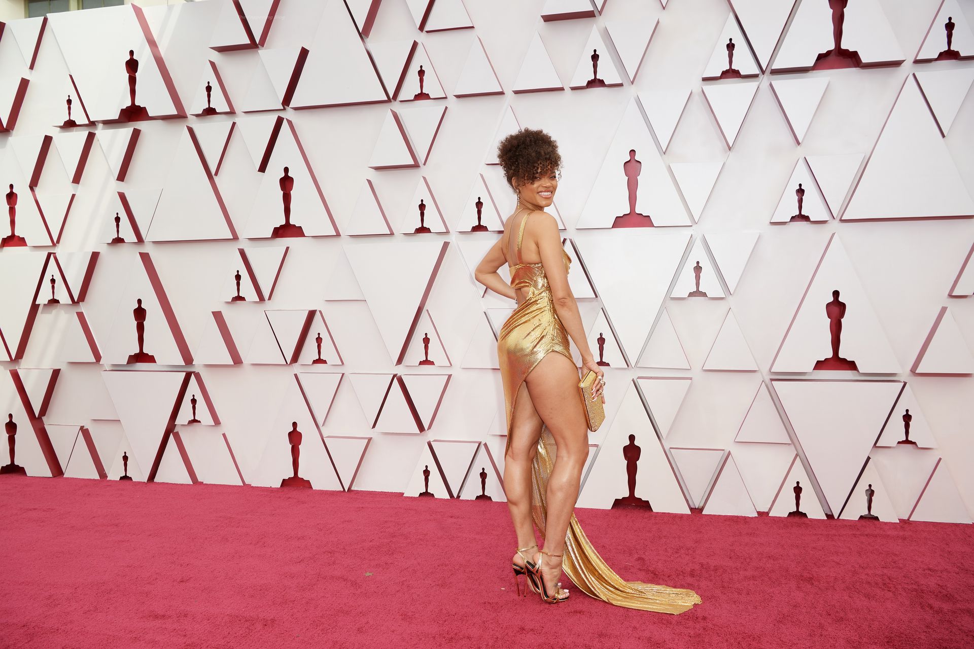 Andra Day Displays Her Sexy Figure in a Golden Dress at The 93rd Oscars (58...