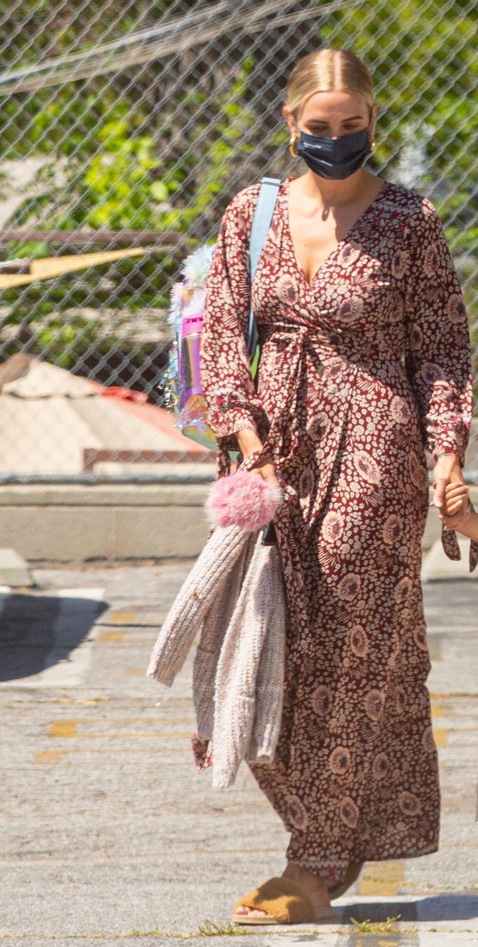 Busty Ashlee Simpson is Seen in Studio City (62 Photos)