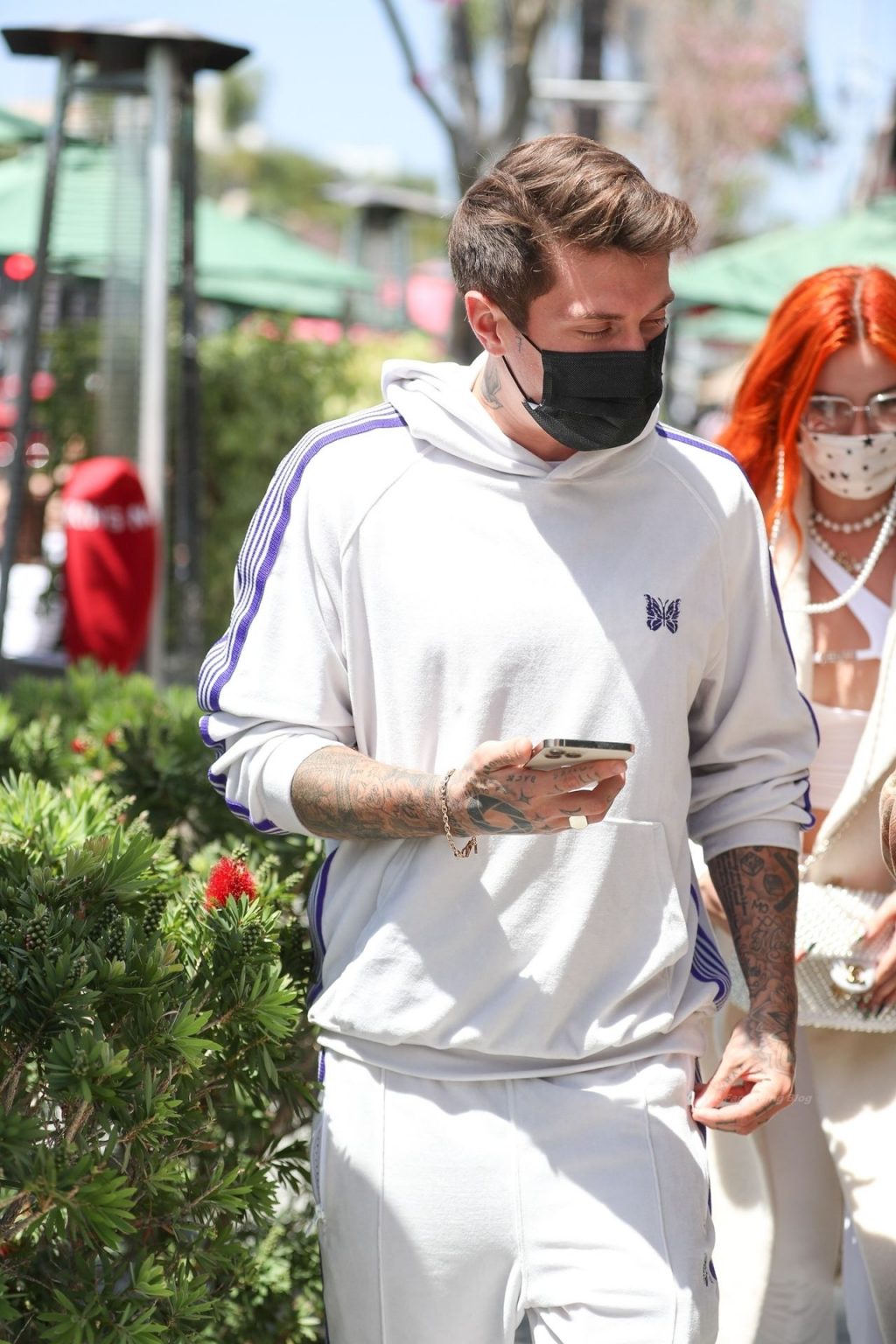 Bella Thorne &amp; Benjamin Mascolo Match in All White For a Date at Il Pastaio (36 Photos)