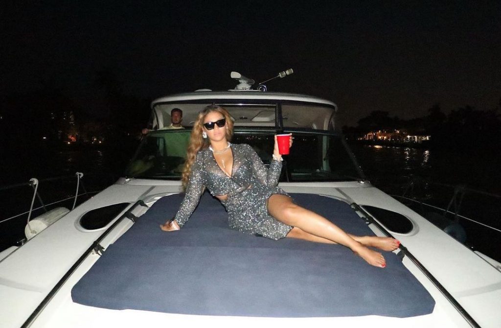 Beyonce Dazzles in a Sparkling Dress as She Boards a Boat at Sunset With Friends (22 Photos)